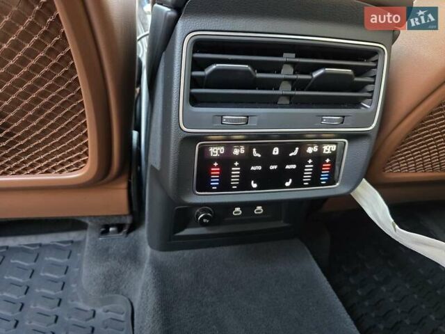 Ауди Ку 7 2023 в Виннице на Automoto.ua Серый Ауди Ку 7, объемом двигателя 2.97 л и пробегом 49 тыс. км за 99700 $, фото 49 на Automoto.ua