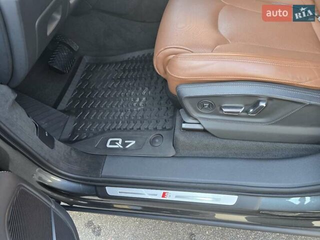 Ауди Ку 7 2023 в Виннице на Automoto.ua Серый Ауди Ку 7, объемом двигателя 2.97 л и пробегом 49 тыс. км за 99700 $, фото 20 на Automoto.ua