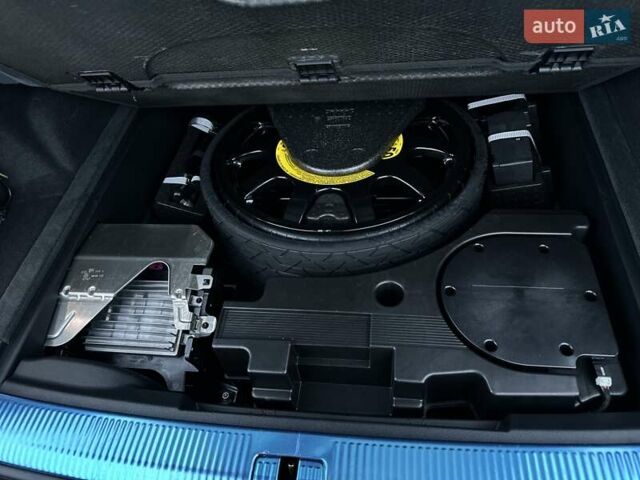 Сірий Ауді Ку 7, об'ємом двигуна 2.97 л та пробігом 30 тис. км за 87000 $, фото 24 на Automoto.ua