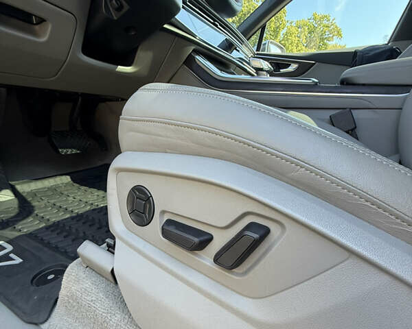 Серый Ауди Ку 7, объемом двигателя 3 л и пробегом 15 тыс. км за 60500 $, фото 24 на Automoto.ua