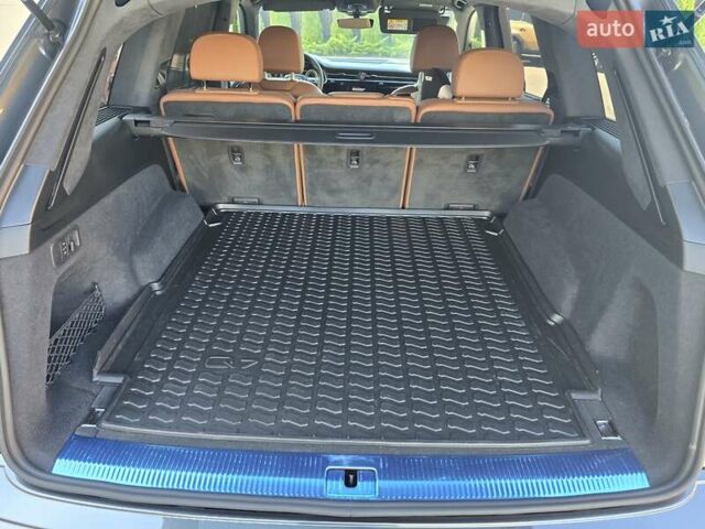 Ауди Ку 7 2023 в Виннице на Automoto.ua Серый Ауди Ку 7, объемом двигателя 2.97 л и пробегом 49 тыс. км за 99700 $, фото 32 на Automoto.ua