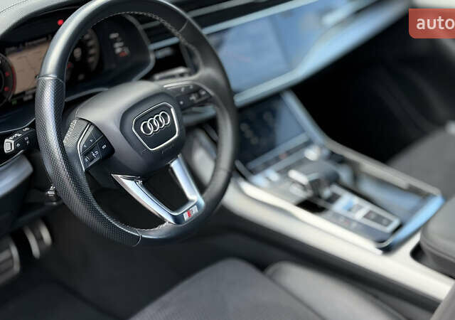 Серый Ауди Ку 7, объемом двигателя 2.97 л и пробегом 54 тыс. км за 82000 $, фото 13 на Automoto.ua