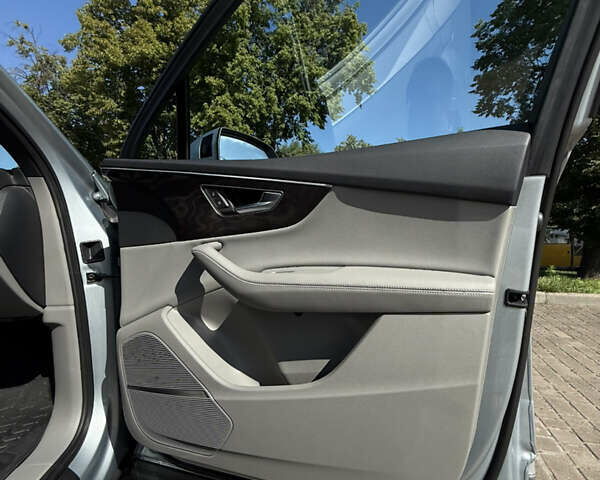 Серый Ауди Ку 7, объемом двигателя 3 л и пробегом 15 тыс. км за 60500 $, фото 10 на Automoto.ua