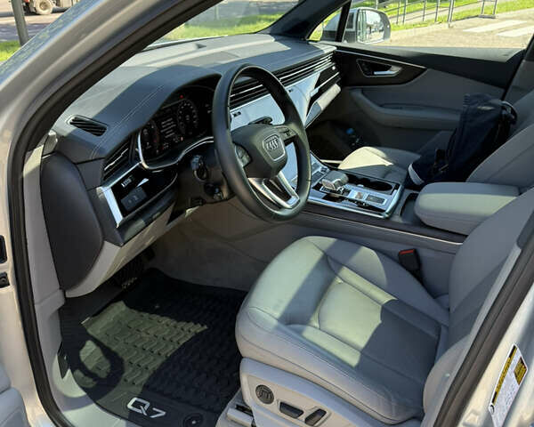 Серый Ауди Ку 7, объемом двигателя 3 л и пробегом 15 тыс. км за 60500 $, фото 17 на Automoto.ua