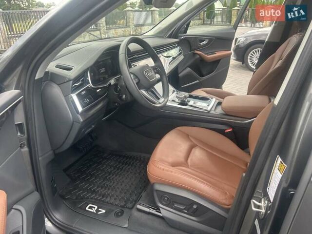 Серый Ауди Ку 7, объемом двигателя 3 л и пробегом 8 тыс. км за 62700 $, фото 53 на Automoto.ua