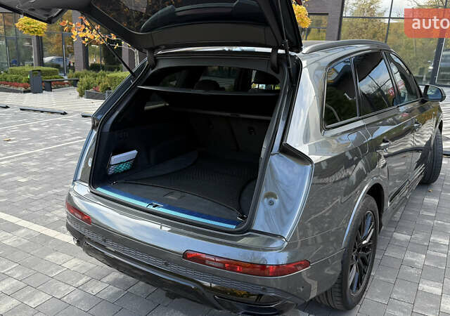 Серый Ауди Ку 7, объемом двигателя 2.97 л и пробегом 54 тыс. км за 82000 $, фото 25 на Automoto.ua