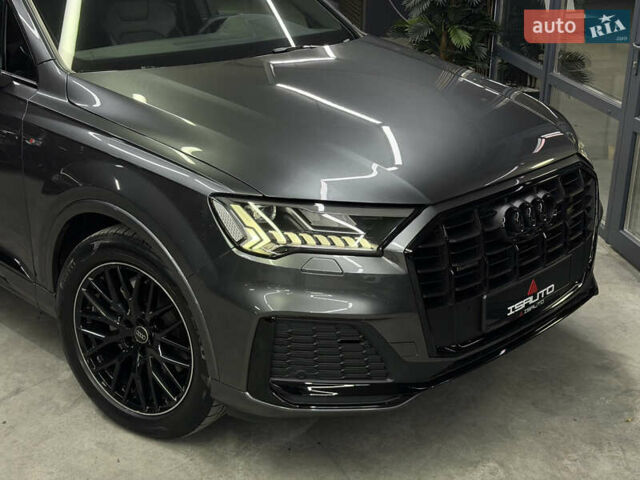 Серый Ауди Ку 7, объемом двигателя 2.97 л и пробегом 32 тыс. км за 81500 $, фото 2 на Automoto.ua