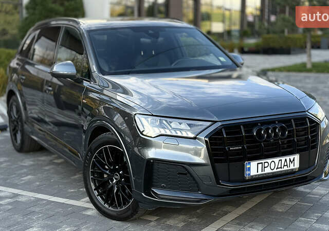 Серый Ауди Ку 7, объемом двигателя 2.97 л и пробегом 54 тыс. км за 82000 $, фото 3 на Automoto.ua