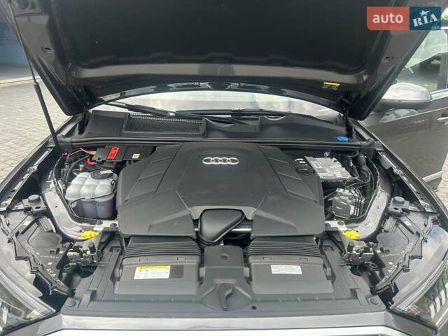 Серый Ауди Ку 7, объемом двигателя 3 л и пробегом 8 тыс. км за 62700 $, фото 37 на Automoto.ua
