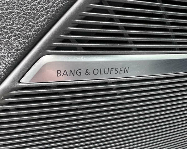 Серый Ауди Ку 7, объемом двигателя 3 л и пробегом 12 тыс. км за 63900 $, фото 3 на Automoto.ua