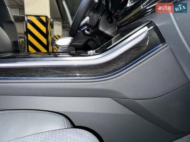 Серый Ауди Ку 7, объемом двигателя 2.97 л и пробегом 1 тыс. км за 102999 $, фото 34 на Automoto.ua