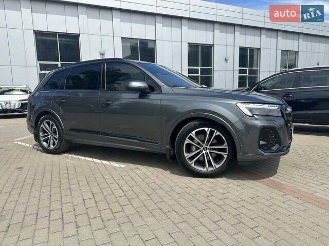 Серый Ауди Ку 7, объемом двигателя 2.97 л и пробегом 67 тыс. км за 85700 $, фото 2 на Automoto.ua