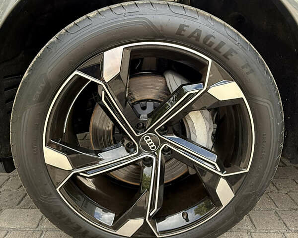 Серый Ауди Ку 7, объемом двигателя 3 л и пробегом 4 тыс. км за 66000 $, фото 6 на Automoto.ua