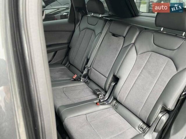 Сірий Ауді Ку 7, об'ємом двигуна 2.97 л та пробігом 1 тис. км за 91797 $, фото 22 на Automoto.ua
