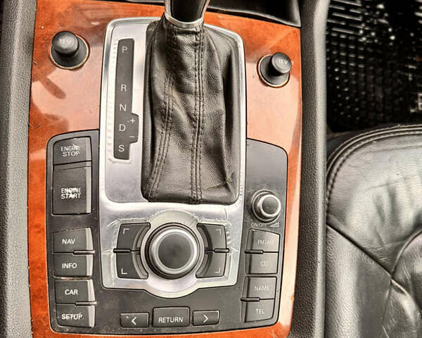 Ауди Ку 7 2006 в Виннице на Automoto.ua Синий Ауди Ку 7, объемом двигателя 4.16 л и пробегом 264 тыс. км за 8600 $, фото 16 на Automoto.ua