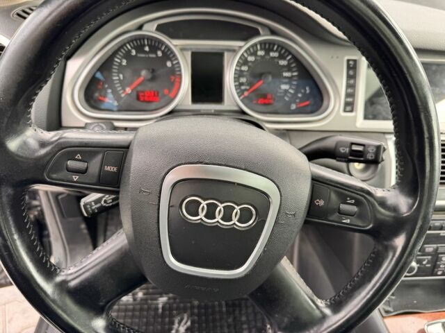 Синій Ауді Ку 7, об'ємом двигуна 4.2 л та пробігом 264 тис. км за 8500 $, фото 13 на Automoto.ua