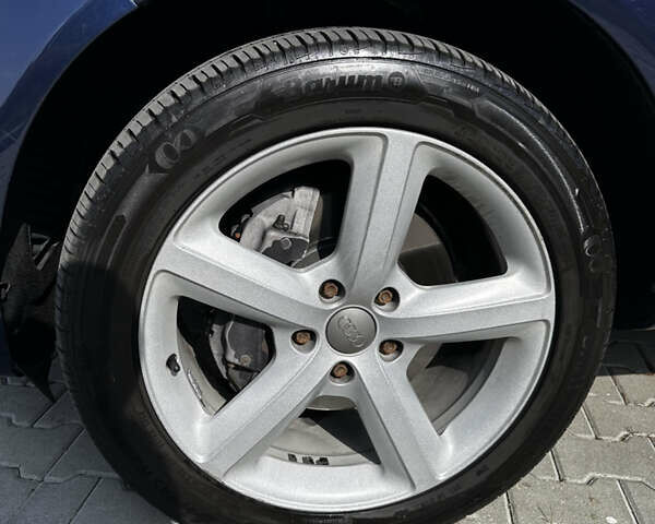 Ауди Ку 7 2011 в Львове на Automoto.ua Синий Ауди Ку 7, объемом двигателя 2.97 л и пробегом 295 тыс. км за 16500 $, фото 9 на Automoto.ua