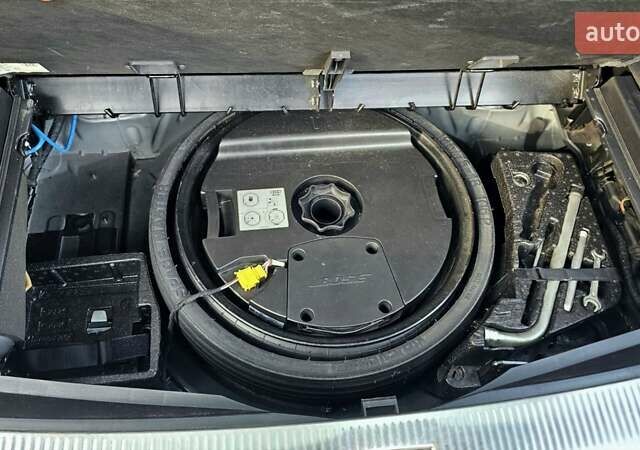 Синий Ауди Ку 7, объемом двигателя 3 л и пробегом 200 тыс. км за 18500 $, фото 66 на Automoto.ua