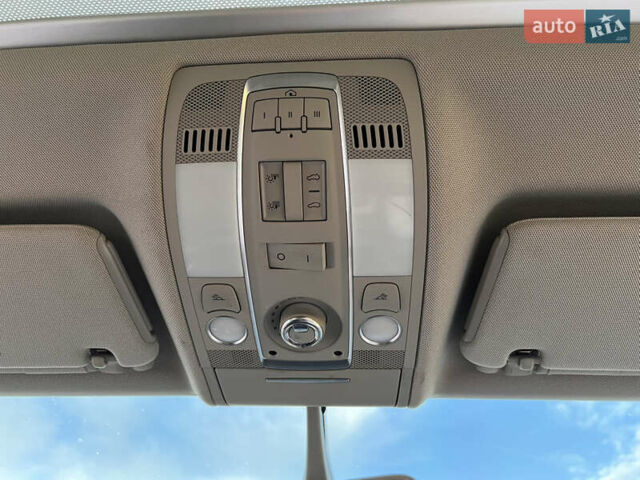 Синій Ауді Ку 7, об'ємом двигуна 3 л та пробігом 142 тис. км за 13800 $, фото 28 на Automoto.ua