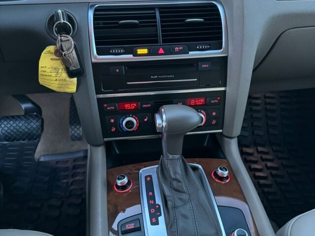 Синий Ауди Ку 7, объемом двигателя 3 л и пробегом 146 тыс. км за 15800 $, фото 15 на Automoto.ua