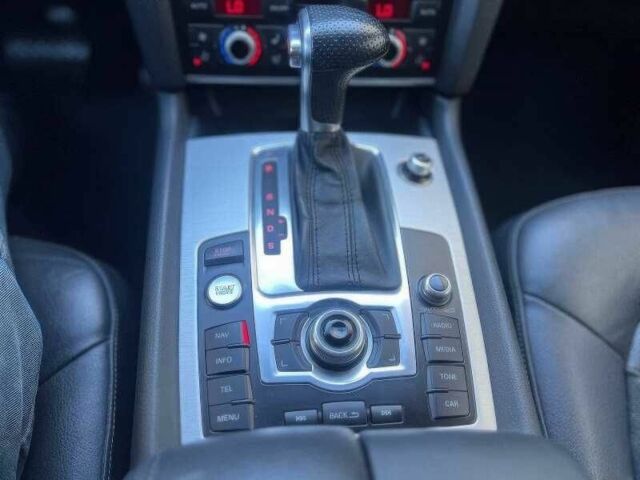 Синій Ауді Ку 7, об'ємом двигуна 3 л та пробігом 145 тис. км за 11200 $, фото 10 на Automoto.ua