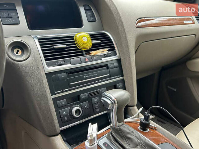 Ауди Ку 7 2014 в Черновцах на Automoto.ua Синий Ауди Ку 7, объемом двигателя 3 л и пробегом 176 тыс. км за 17500 $, фото 11 на Automoto.ua