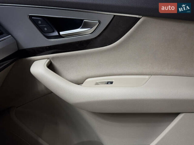 Синій Ауді Ку 7, об'ємом двигуна 3 л та пробігом 137 тис. км за 34500 $, фото 28 на Automoto.ua