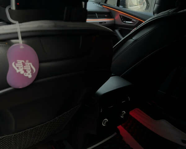 Синій Ауді Ку 7, об'ємом двигуна 3 л та пробігом 332 тис. км за 30000 $, фото 6 на Automoto.ua