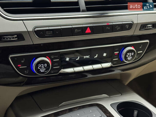 Синій Ауді Ку 7, об'ємом двигуна 3 л та пробігом 137 тис. км за 34500 $, фото 24 на Automoto.ua