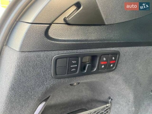 Ауди Ку 7 2016 в Львове на Automoto.ua Синий Ауди Ку 7, объемом двигателя 3 л и пробегом 215 тыс. км за 22900 $, фото 32 на Automoto.ua