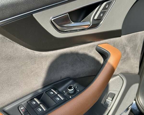 Синий Ауди Ку 7, объемом двигателя 2.97 л и пробегом 244 тыс. км за 39500 $, фото 11 на Automoto.ua