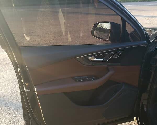 Синий Ауди Ку 7, объемом двигателя 3 л и пробегом 220 тыс. км за 26500 $, фото 2 на Automoto.ua