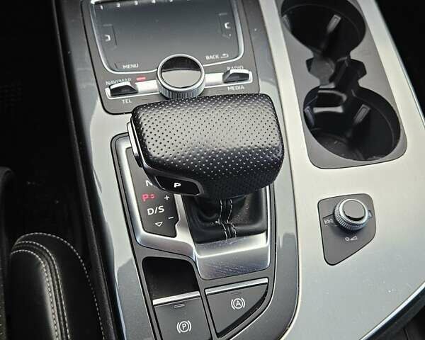 Синій Ауді Ку 7, об'ємом двигуна 3 л та пробігом 234 тис. км за 30000 $, фото 60 на Automoto.ua