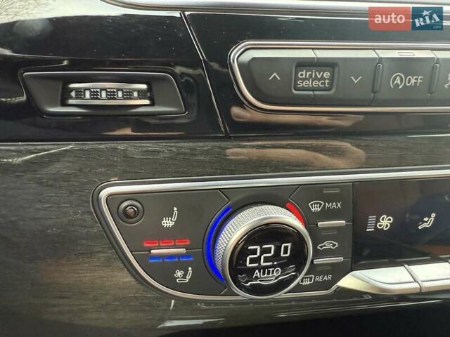 Синий Ауди Ку 7, объемом двигателя 2.97 л и пробегом 395 тыс. км за 26950 $, фото 5 на Automoto.ua