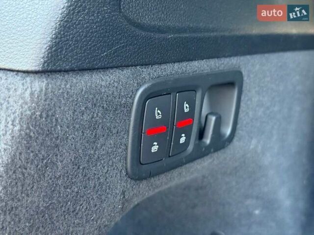 Синій Ауді Ку 7, об'ємом двигуна 2 л та пробігом 258 тис. км за 19950 $, фото 44 на Automoto.ua