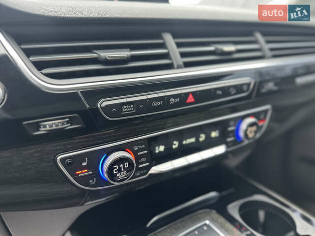 Синій Ауді Ку 7, об'ємом двигуна 3 л та пробігом 218 тис. км за 26500 $, фото 71 на Automoto.ua