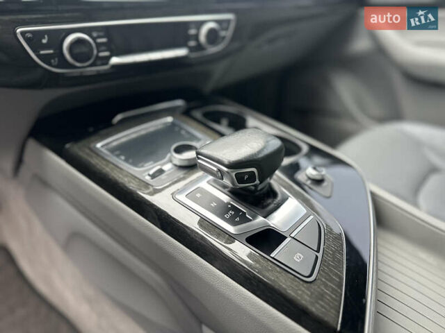 Синій Ауді Ку 7, об'ємом двигуна 3 л та пробігом 218 тис. км за 26500 $, фото 67 на Automoto.ua