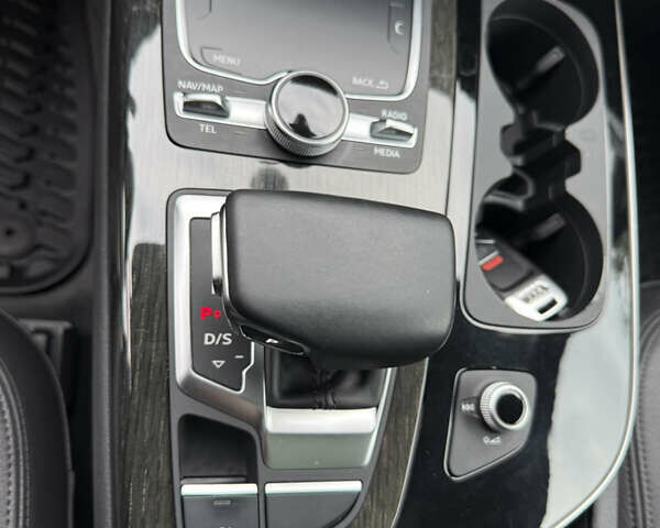 Синий Ауди Ку 7, объемом двигателя 3 л и пробегом 238 тыс. км за 24500 $, фото 17 на Automoto.ua