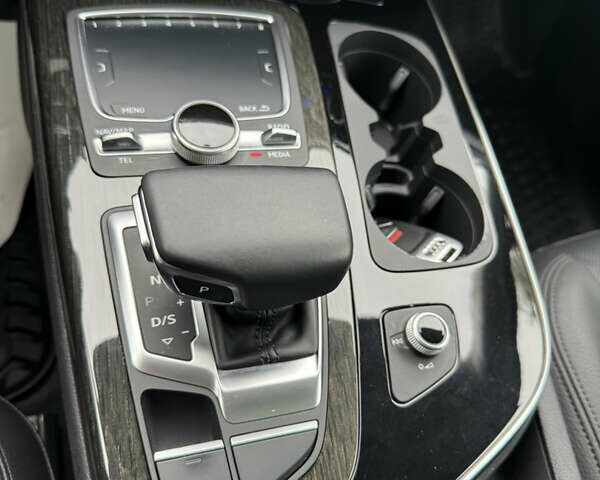 Синий Ауди Ку 7, объемом двигателя 3 л и пробегом 238 тыс. км за 24500 $, фото 16 на Automoto.ua