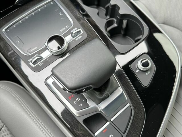 Синій Ауді Ку 7, об'ємом двигуна 3 л та пробігом 32 тис. км за 39900 $, фото 4 на Automoto.ua