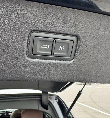 Синий Ауди Ку 7, объемом двигателя 2 л и пробегом 162 тыс. км за 26300 $, фото 37 на Automoto.ua