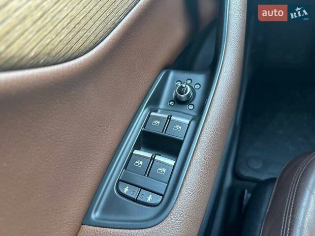 Синій Ауді Ку 7, об'ємом двигуна 2 л та пробігом 258 тис. км за 19950 $, фото 10 на Automoto.ua