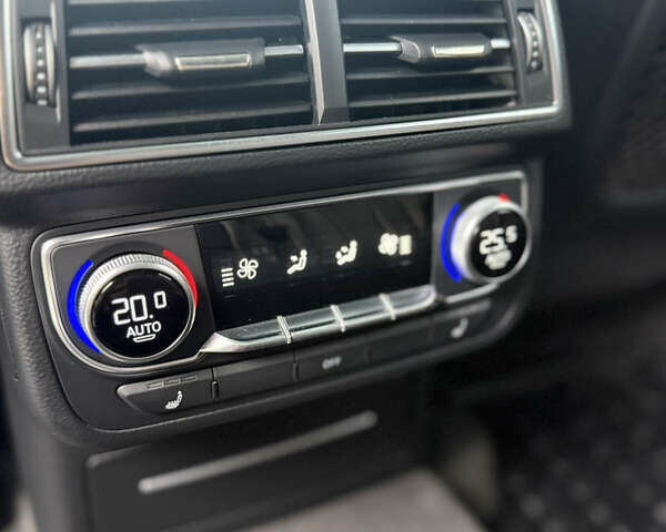 Синий Ауди Ку 7, объемом двигателя 3 л и пробегом 81 тыс. км за 31900 $, фото 28 на Automoto.ua