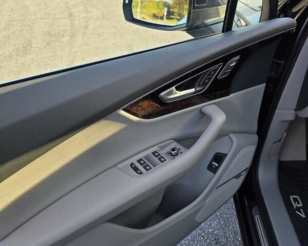 Синий Ауди Ку 7, объемом двигателя 3 л и пробегом 111 тыс. км за 31000 $, фото 16 на Automoto.ua