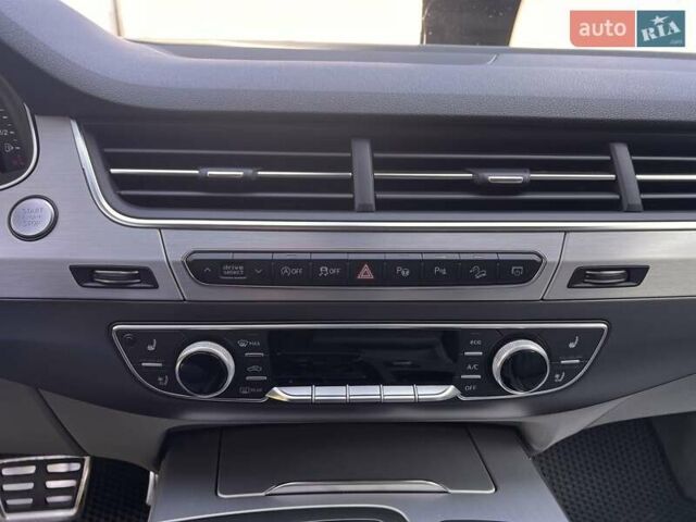 Синій Ауді Ку 7, об'ємом двигуна 3 л та пробігом 217 тис. км за 44000 $, фото 16 на Automoto.ua