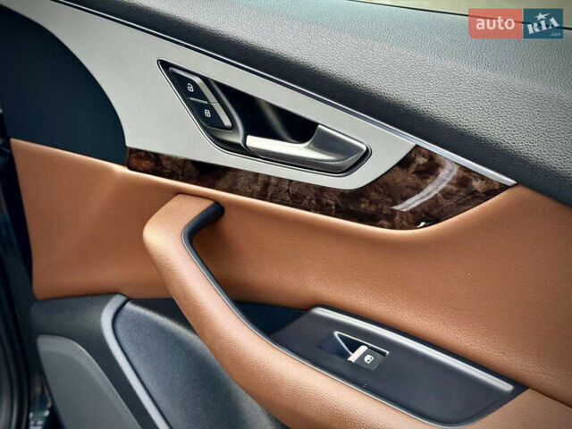 Синий Ауди Ку 7, объемом двигателя 2 л и пробегом 162 тыс. км за 25700 $, фото 23 на Automoto.ua