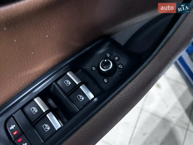 Синій Ауді Ку 7, об'ємом двигуна 3 л та пробігом 106 тис. км за 31400 $, фото 21 на Automoto.ua