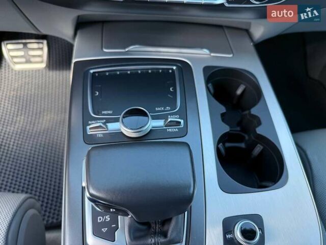 Синій Ауді Ку 7, об'ємом двигуна 3 л та пробігом 217 тис. км за 44000 $, фото 41 на Automoto.ua