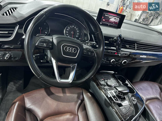 Синій Ауді Ку 7, об'ємом двигуна 3 л та пробігом 106 тис. км за 31400 $, фото 16 на Automoto.ua