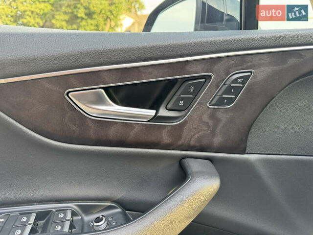 Синий Ауди Ку 7, объемом двигателя 3 л и пробегом 110 тыс. км за 45500 $, фото 24 на Automoto.ua